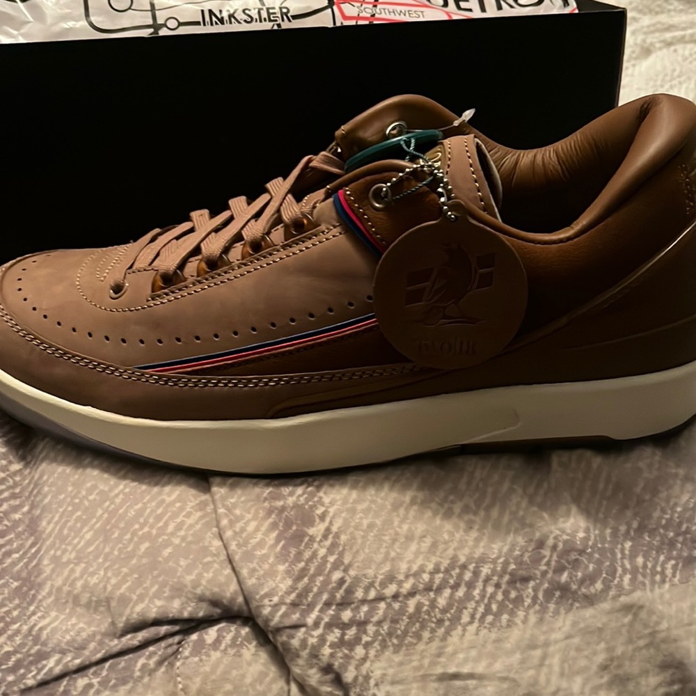 Jordan 2 retro low so, size11, StockX paperwork, extra laces, and box . Ds